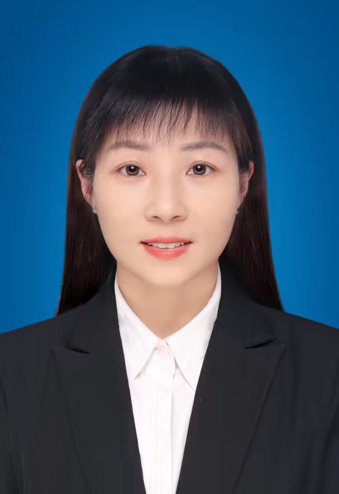 王雪琴证件照.jpg